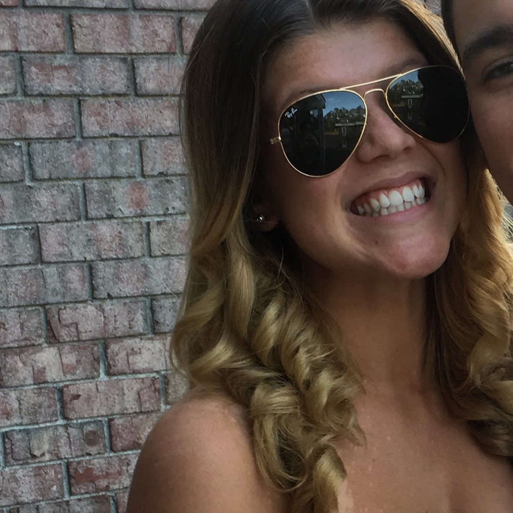 Meet your Posher, Kelly